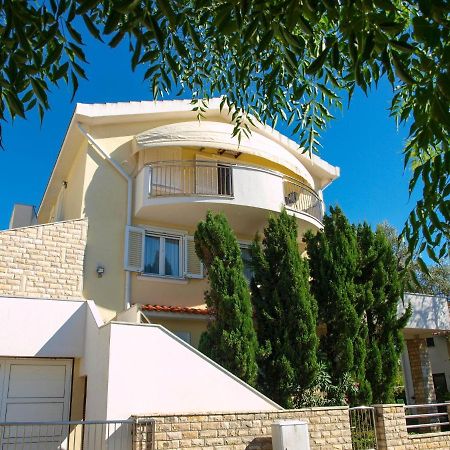 Kristi Apartment Complex Near The Sandy Beach - By Ta Leut Agency Privlaka  Exterior foto